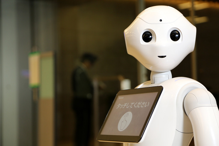 未來布局1〉與郭台銘、馬雲合資 開發機器人