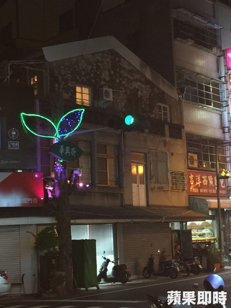 1秒下樓　這扇門裝錯地方了嗎？