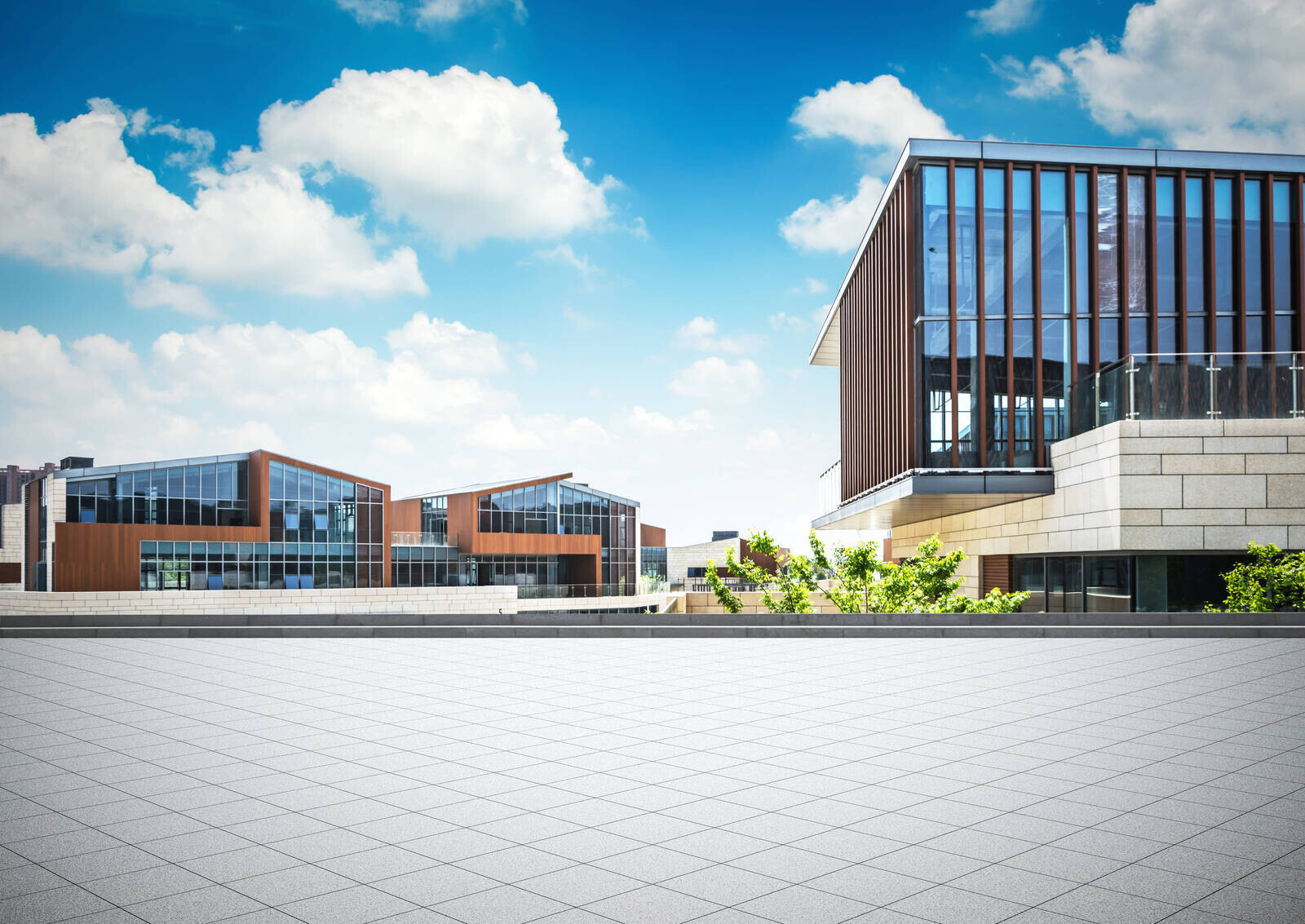 觀光工廠撐過疫情寒冬也蓄勢待發，力拼遊程體驗升級，上市櫃公司也積極布局觀光工廠，朝向結合多功能的園區型態做規劃，搶攻觀光商機。（信義全球提供，取自freepik）