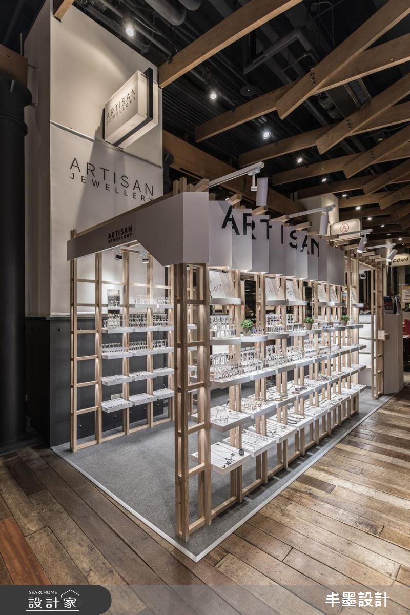 穿梭美的迴廊！木設計打造的簡約風飾品店