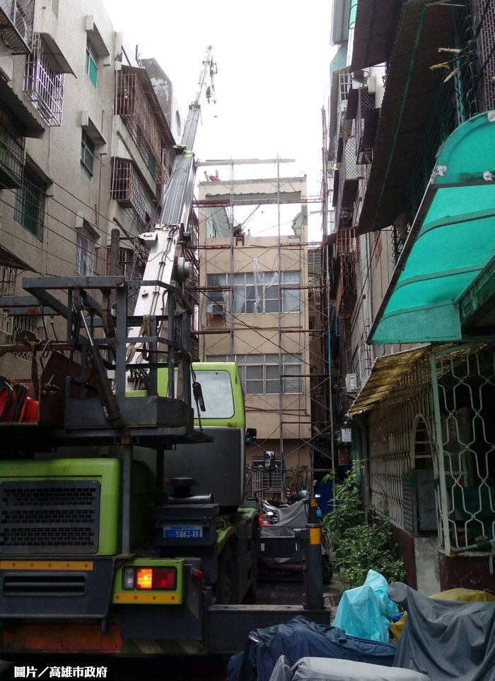 高市展公權力  違建不敵自拆