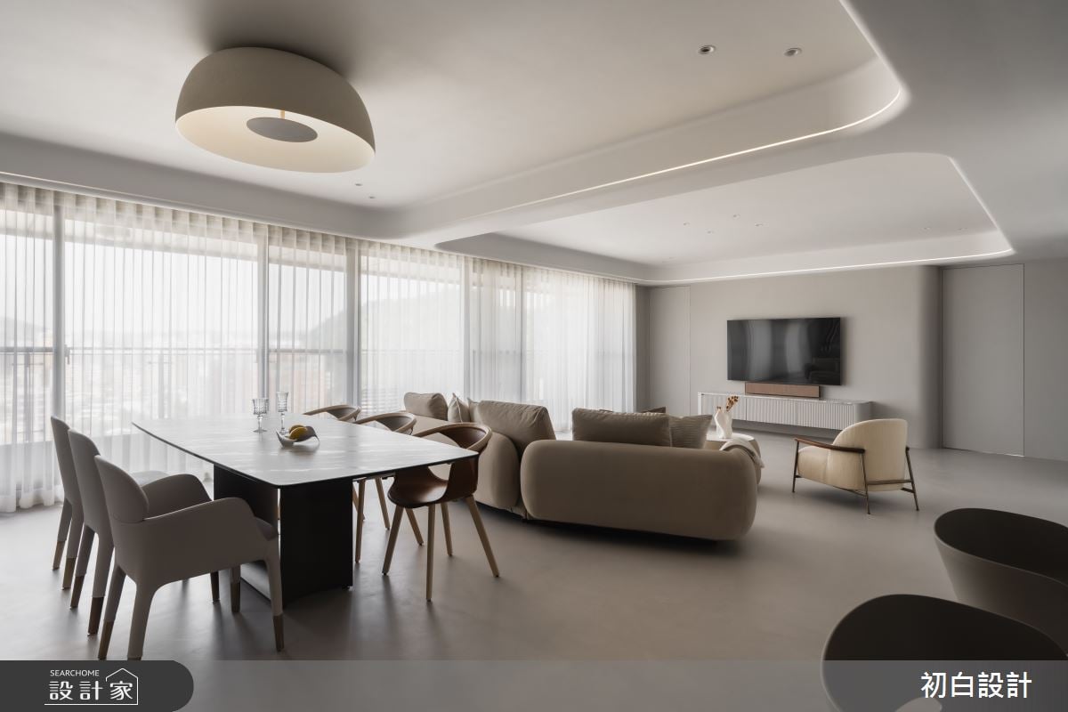 愛上輕透明亮的簡約宅！弧形勾線條串連場域機能，開放中島餐廚打造美學...