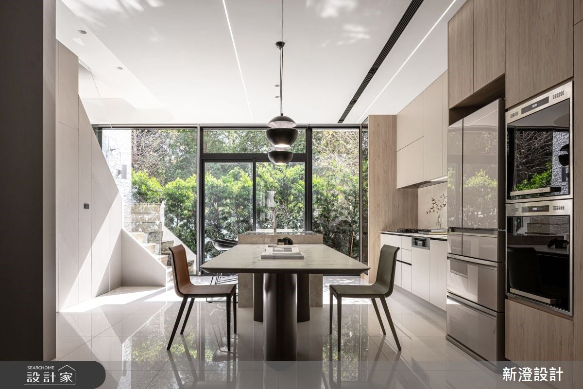 與陽光和山景共居！75 坪現代風透天別墅，以木皮敘寫夫妻生活日記