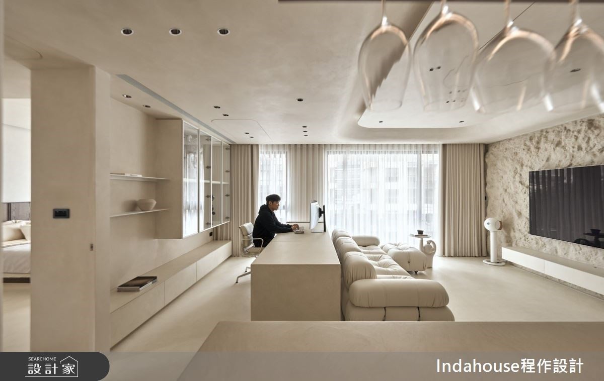 生長於城市縫隙的侘寂秘境！20 坪單身宅一房兩廳開闊動線&藝術塗料鋪敘...