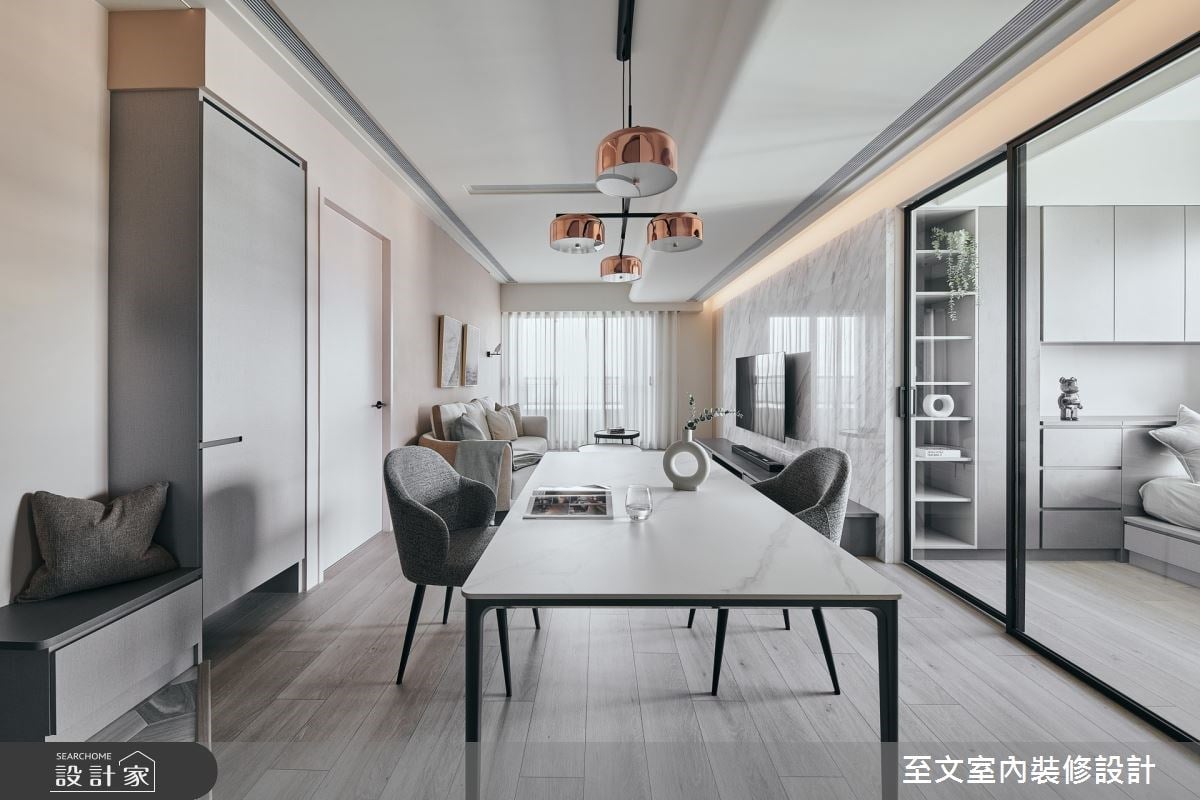 退休就該好好享福！29 坪現代宅以典雅粉藕增添毛胚屋春色，玻璃帷幕迎將...