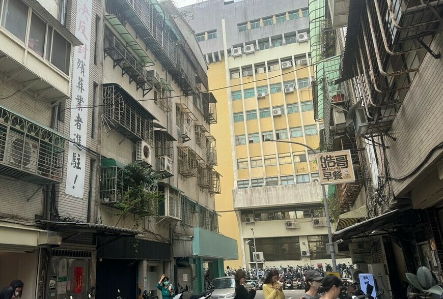 房市轉冷、買氣觀望，業務卻更該往前走：真正撐下來的房仲，都懂這個道...