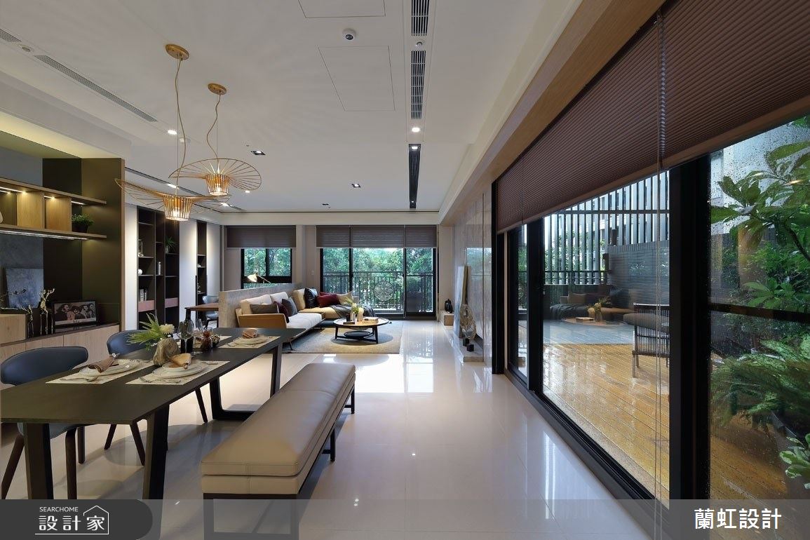 享受入住大自然的暢快！大面窗與陽台引綠植入室，海量櫃體收納藏書與生...