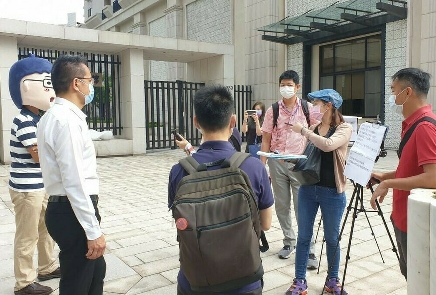 「你買的房子開始跌了喔！」親人一句話，讓許多購屋族沉默的房產尷尬 | ...