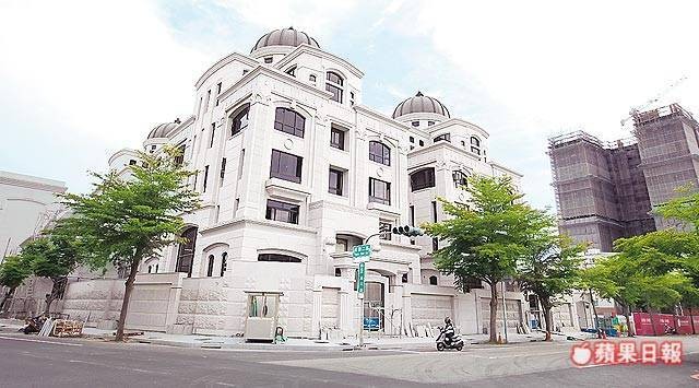 超級豪墅開價3億 創台南新高