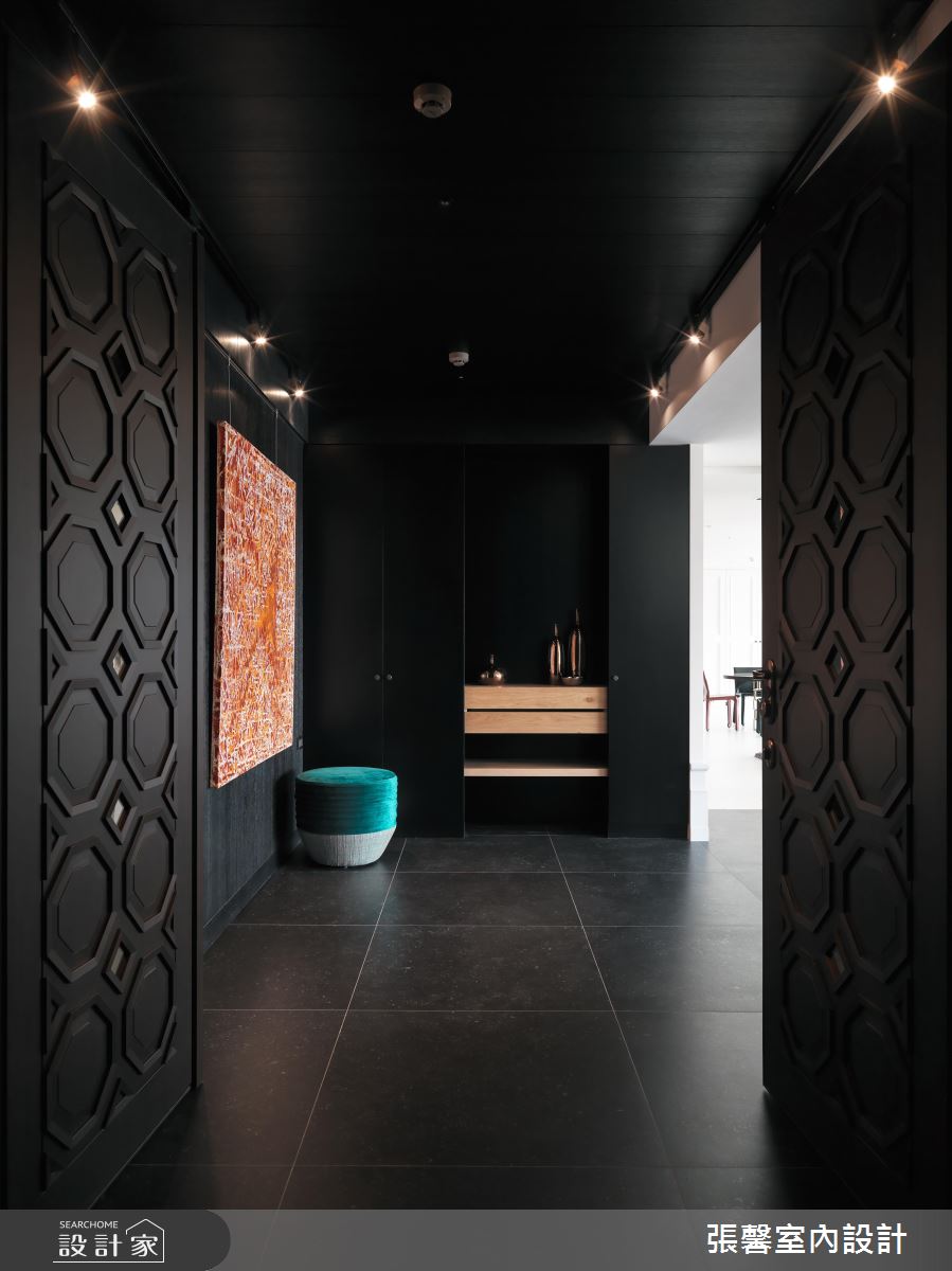 施了魔法的百坪空間 日光X書牆X黑白藝術 演繹現代風大宅