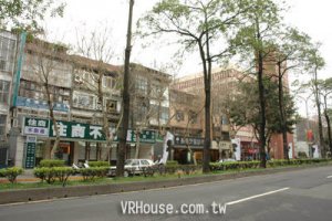 屋齡24年豪宅法拍 每坪飆破百萬