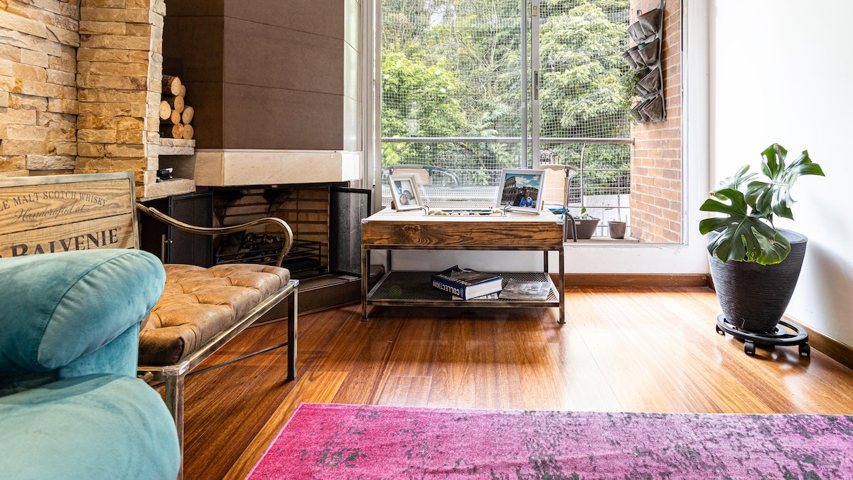 沙發後做「開放式書房」可行？過來人：小家庭還可以