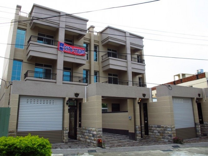 號稱高雄市最便宜的車庫別墅，就在彌陀南寮