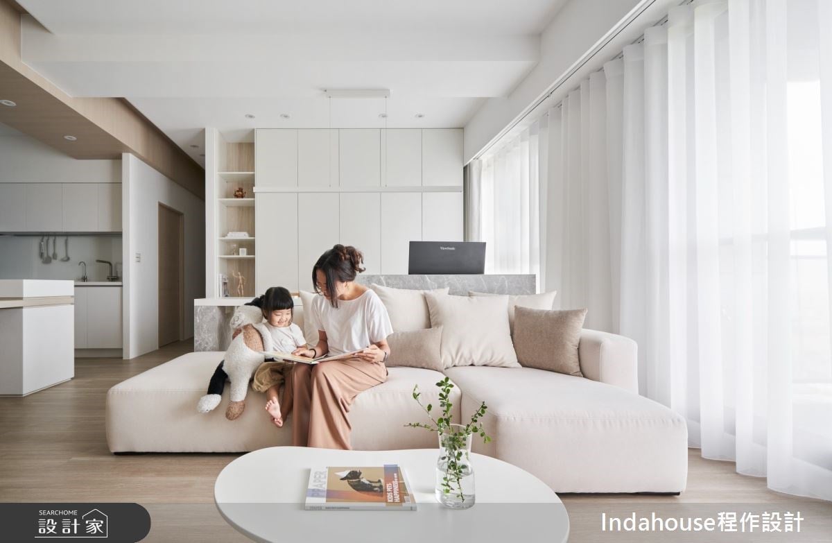 寵愛愛貓、迎接孩子的新婚宅！以光感系日式無印風，為長型中古屋來場大改造