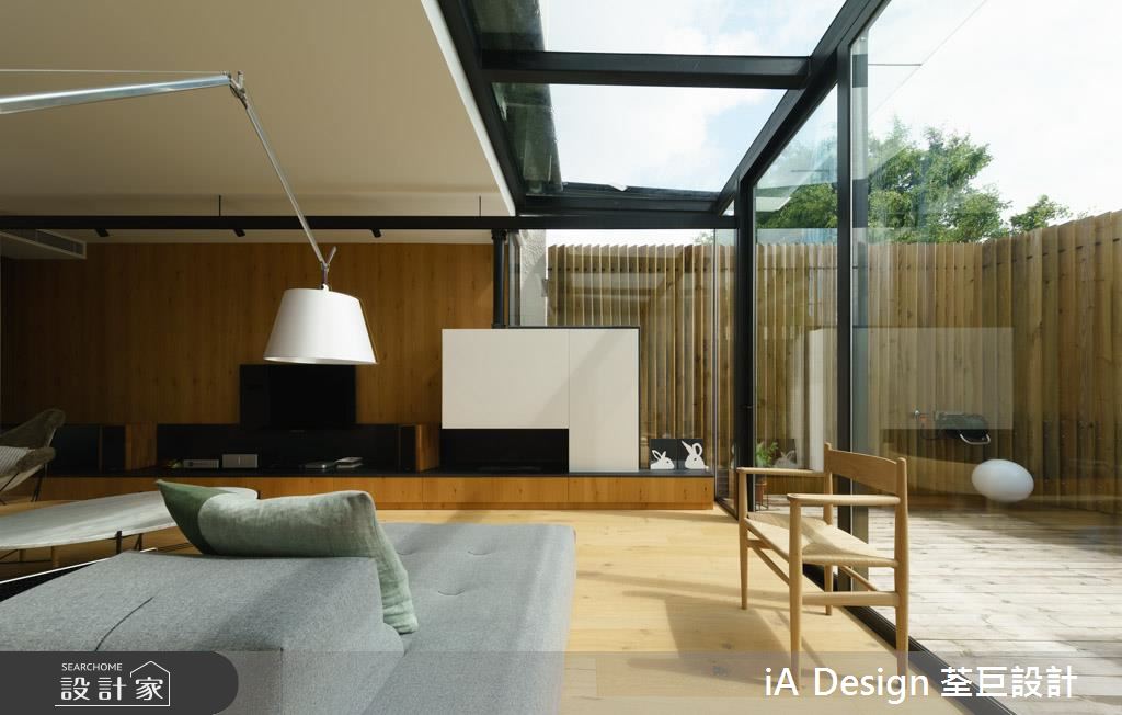半露天客廳這樣打造！走進香港導演的北歐風透天居家
