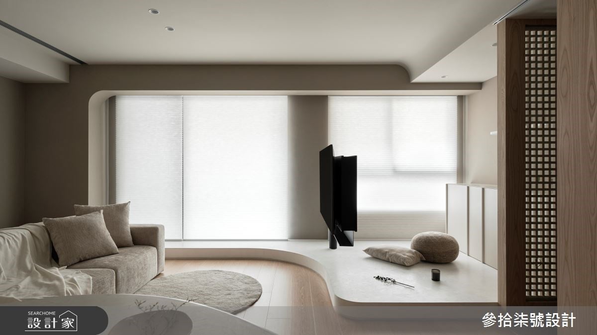 超療癒的奶茶色Ins風小宅！暖烘烘的開放式客廳，旋轉電視架劃出多功能室