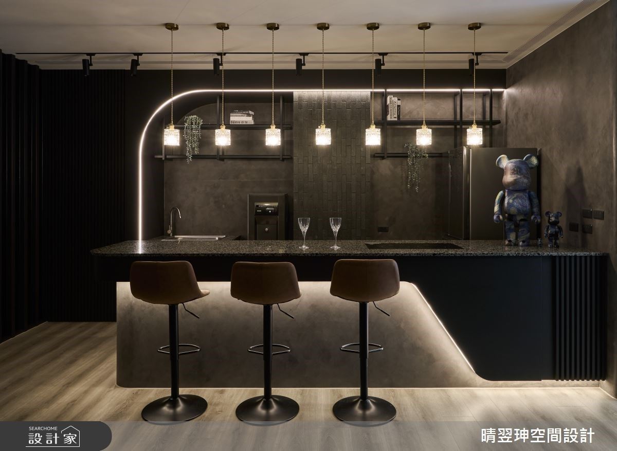 〔開箱影片〕全台最Chill房仲門市！有可以煮飯的超長中島，還有時尚舒適...