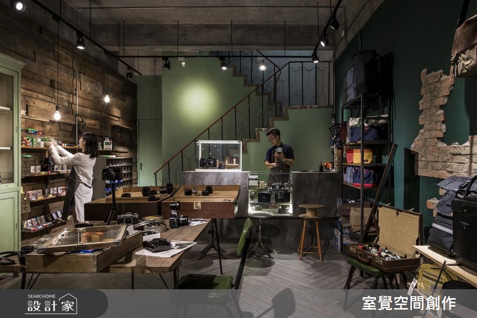 相機店也能這麼潮！在 Loft 風商空看見老屋的硬底子