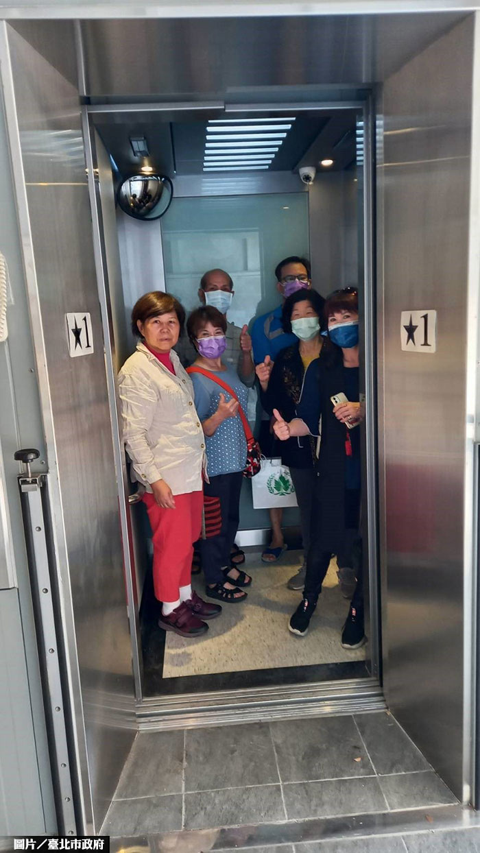 破解老屋樓梯牢 士林整宅電梯啟用