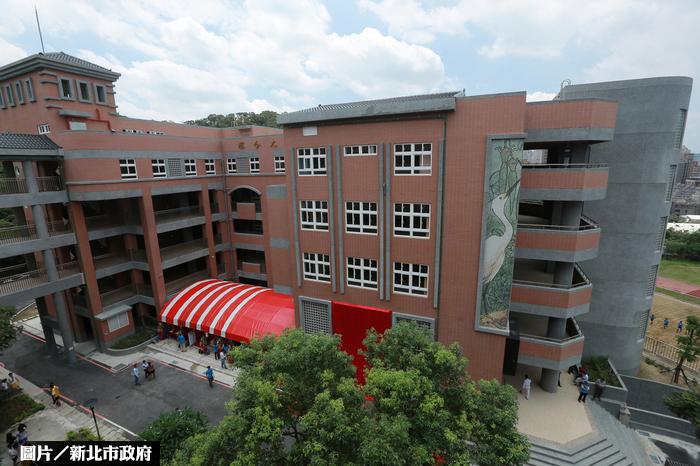 竹圍高中大樓啟用  提升地方教育環境