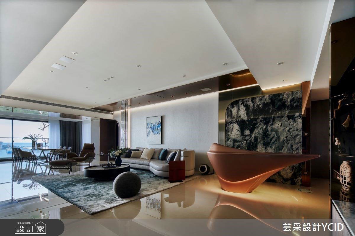 玄關衣帽櫃、坐擁豪景和DJ台，優雅的弧型豪宅享受層峰人生