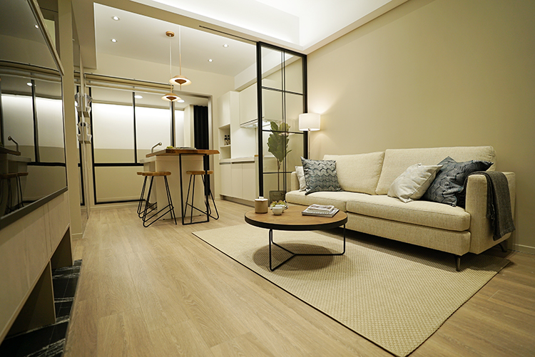 木質元素搭配米灰色系 營造溫馨人文好宅