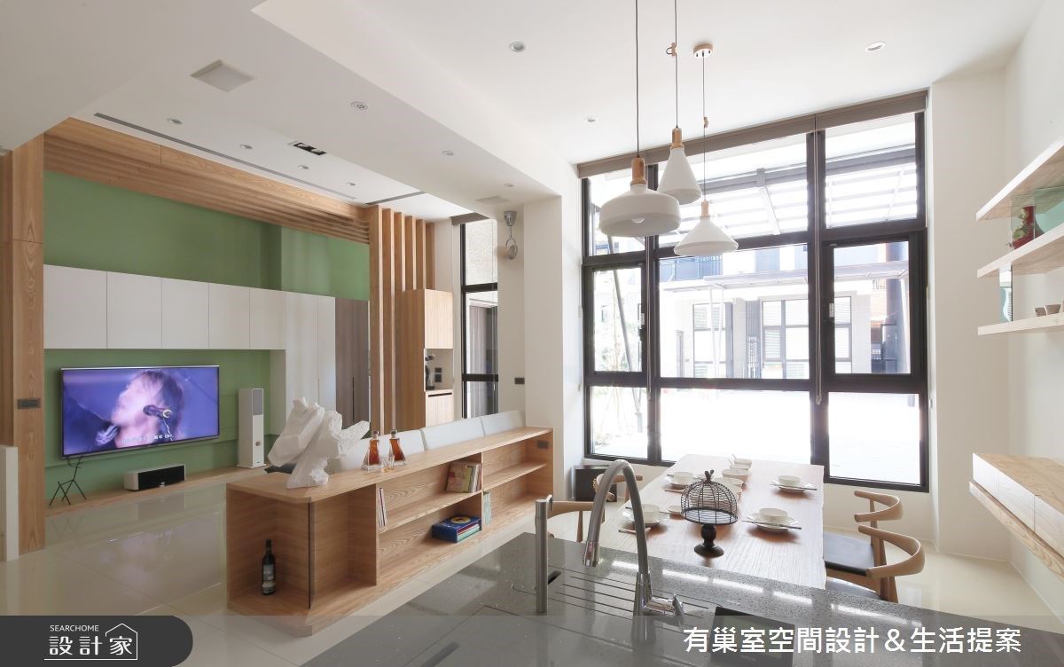 挑高優勢再發揮！玄關木格柵三種用途無限擴增現代風別墅視野