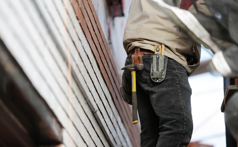 設計師是年輕妹子！「報價不便宜」他猶豫 內行人勸三思