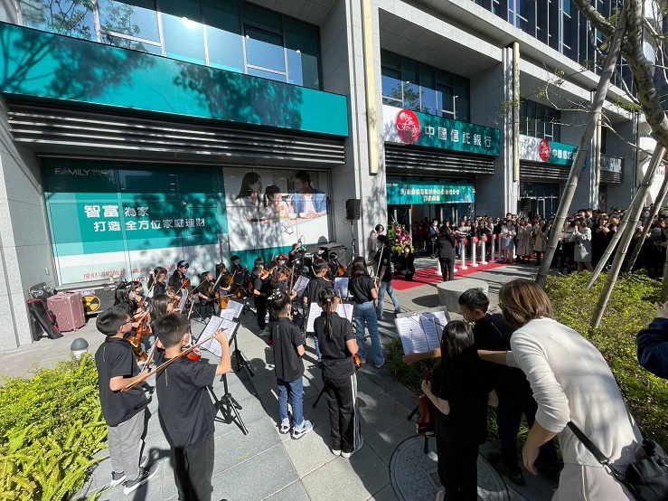 桃園新金融中心？銀行集聚青埔高鐵站前 專家：為暴富的田僑仔理財