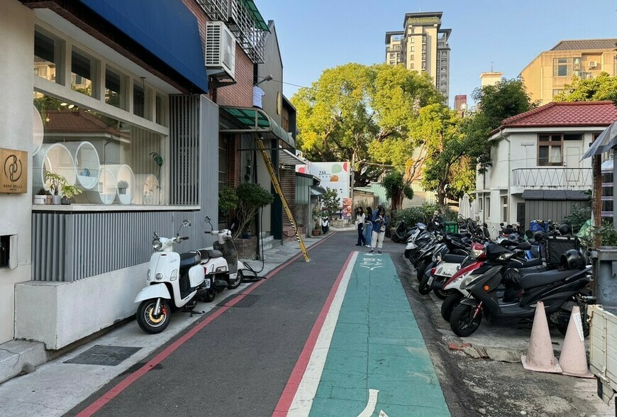 當AI巨浪遇見「冷感消費」：台灣創7.41%經濟奇蹟，為何多數人無感？ | M...