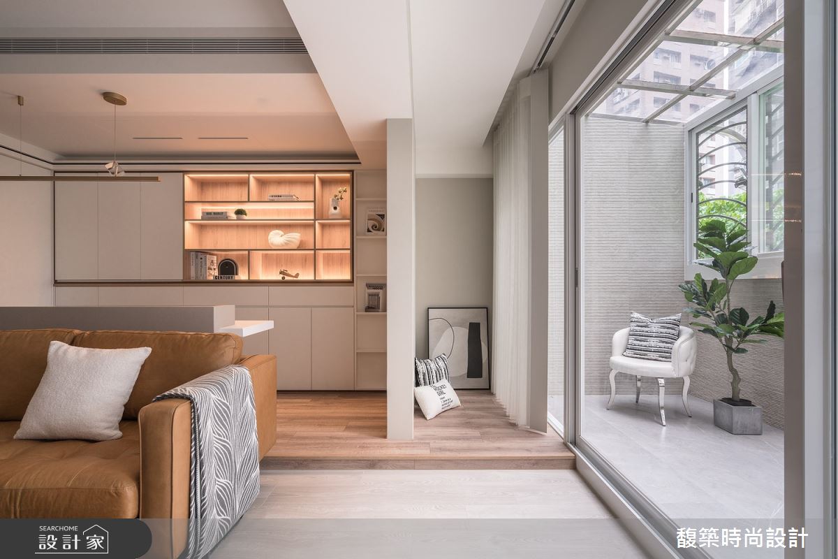 好感度超高的台北17坪老屋翻新，愛上陽台日光、開闊空間、圓弧餐桌與多...