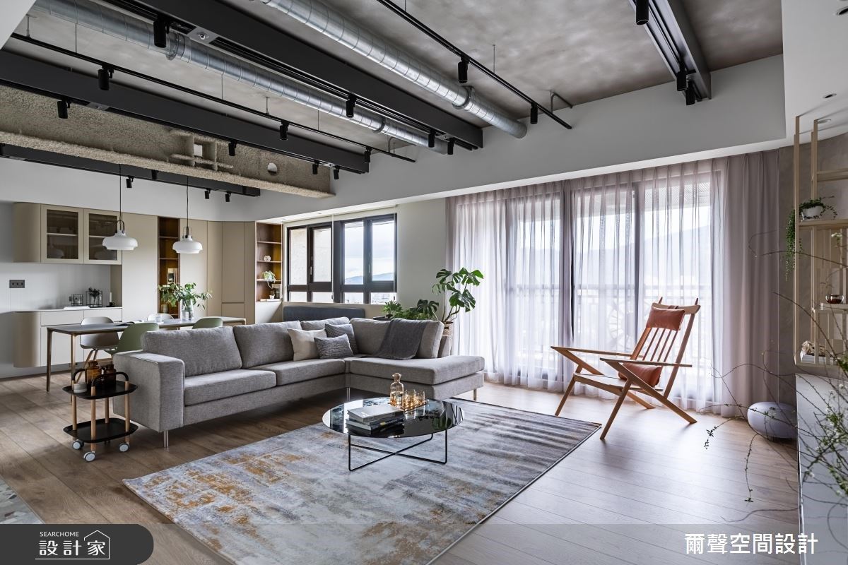調和輕工業與法式優雅 大廚房+開放公領域，創造一家四口生活遊樂園