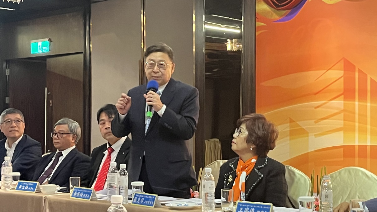 「最委屈行業」只剩倒閉一條路！黃啟倫 ：候選人對建商都不友善