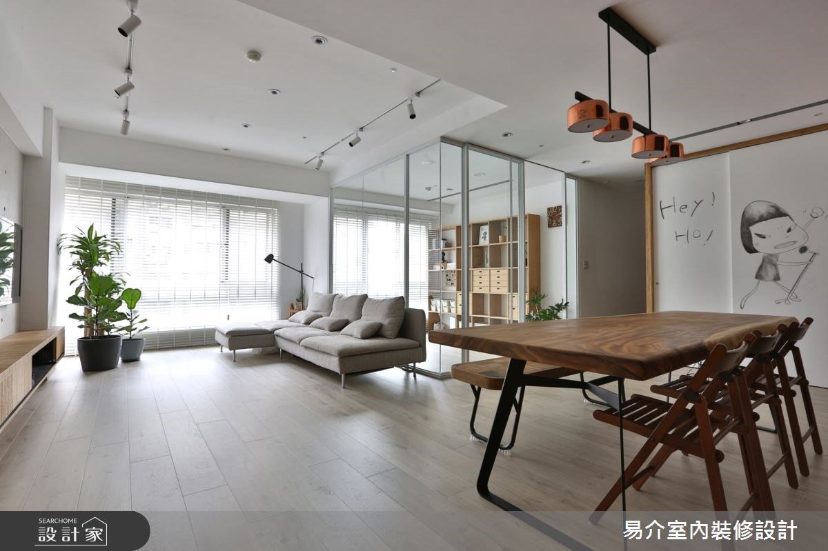 天然無壓的清水模現代風！四口溫馨親子宅，用收納設計創造迷人端景