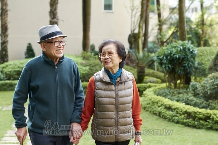 富爸爸1800萬買地送兒　卻沒繳稅