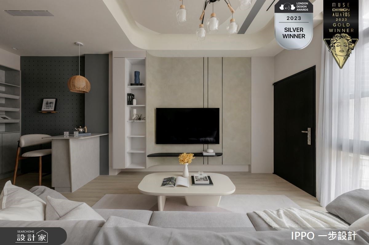 創造生活的黃金比例！22 坪複層住宅造型天花讓長型屋擁有好比例，雋永 J...