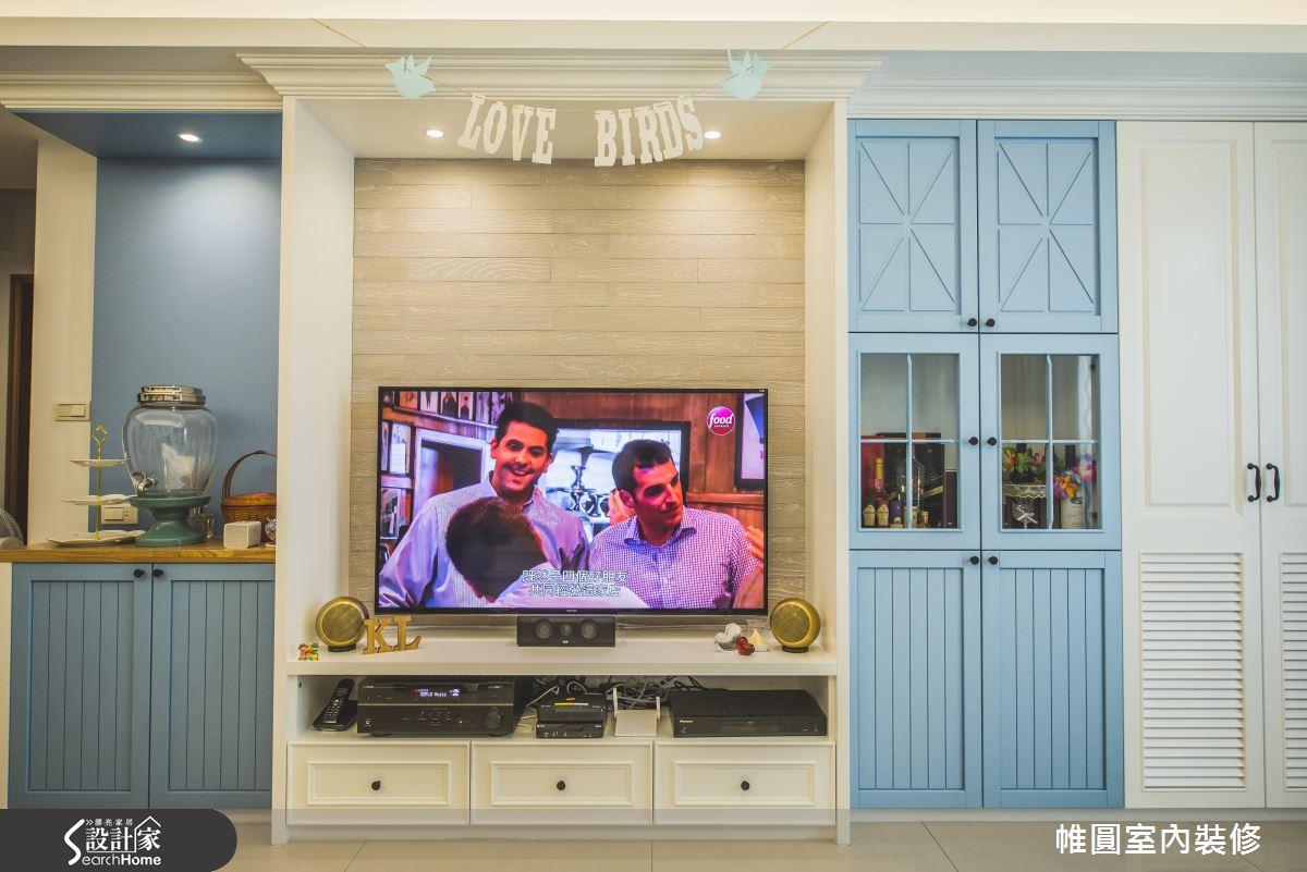 收納櫃大膽玩色！ 開啟 28 坪繽紛美式生活