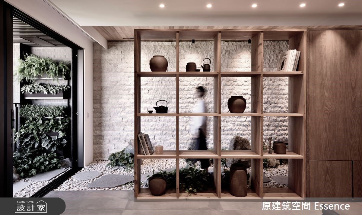 令人嚮往的都市桃花源，在三面通透的花房中，享受退休愜意生活