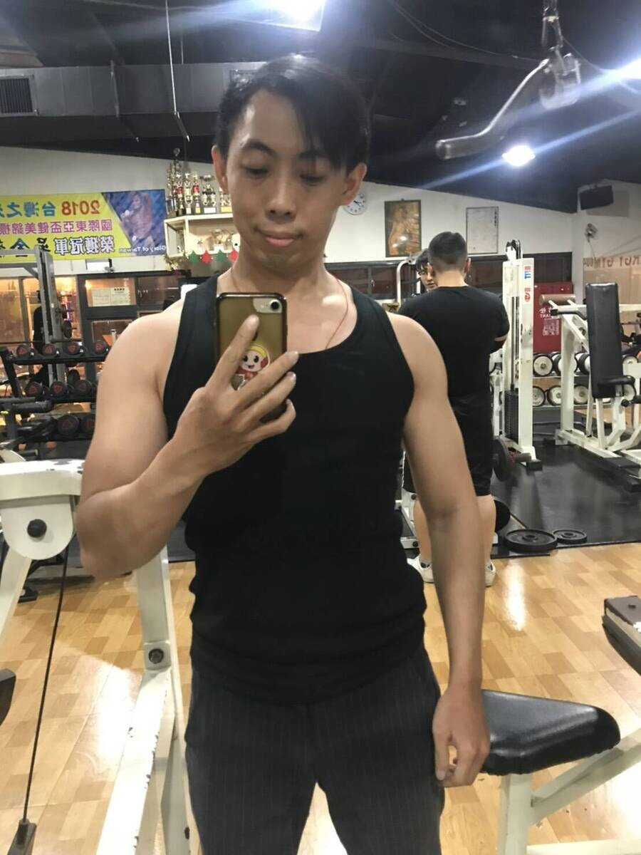 吳若浩現在每天都上健身房、油炸不吃煙酒不碰，也非常感謝生病期間幫忙的家人和朋友，現在抱著感恩的心度過每一天。（圖片來源_21世紀不動產）