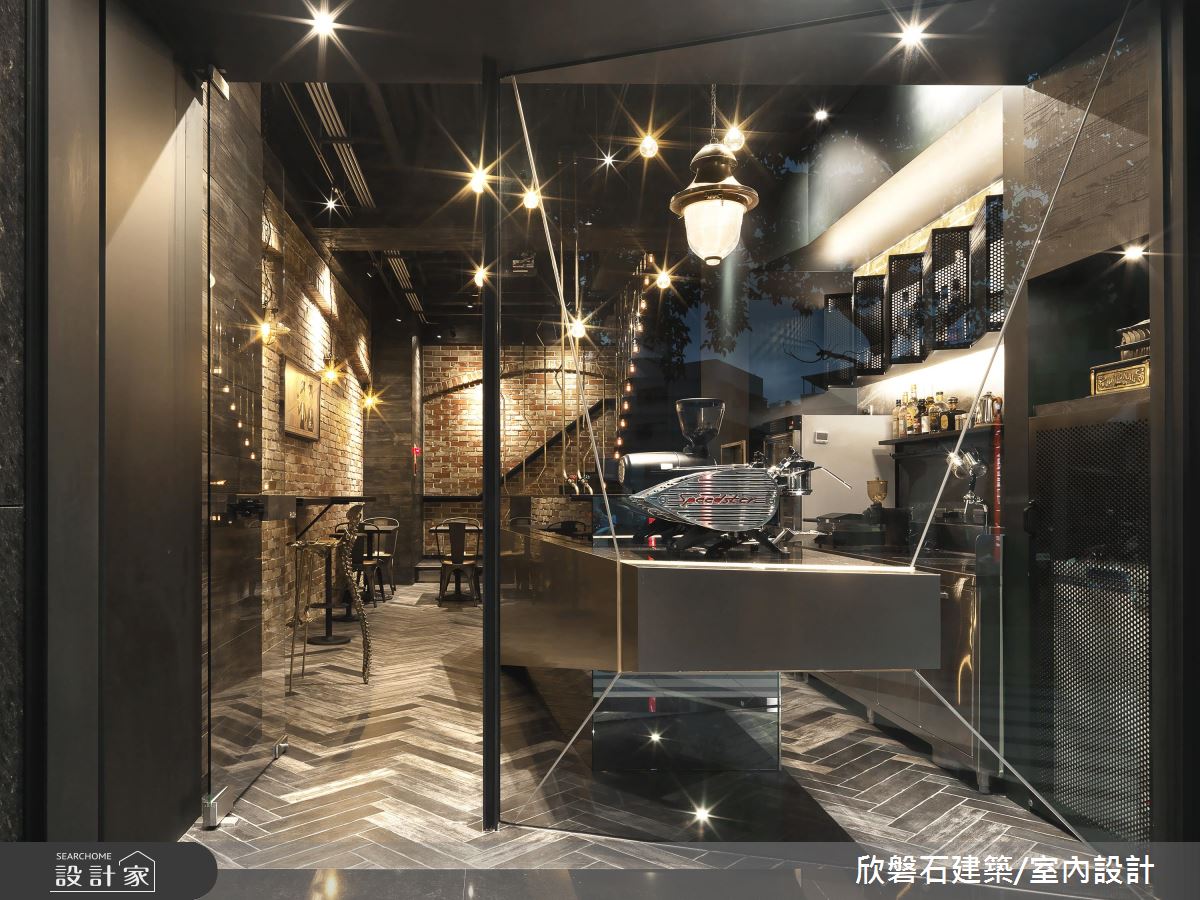 最潮個性打卡熱點！在英倫復古工業風裡大啖美食