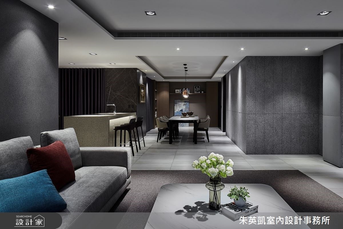 90 坪透天廣納生活機能！深邃美學建構五房三廳，還擁有和室、視聽區與品...