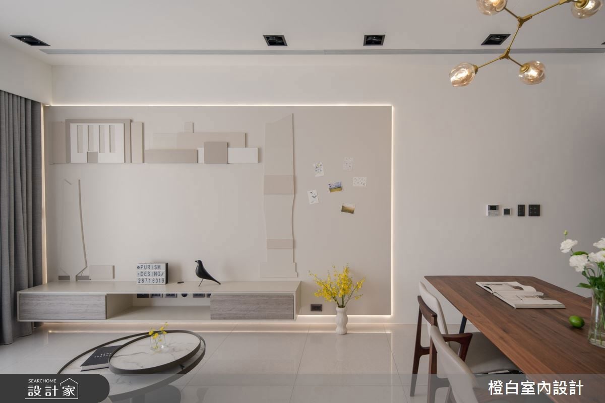 與退役足球選手父親共享生活的奶油風退休宅，展示收納讓記憶細膩呈現