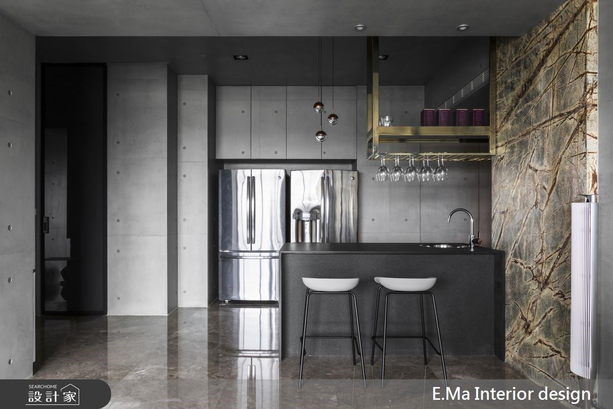 小隱廚房、大顯吧檯，現代俐落的美味空間