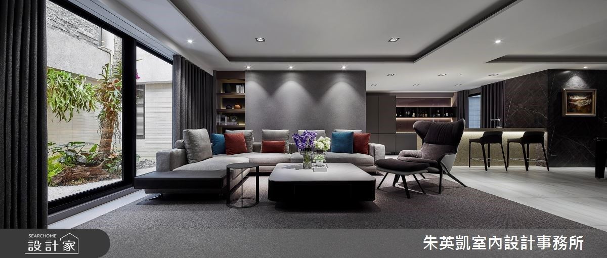 歷久彌新的現代風大別墅！深色建材打造雋永系和室、奢華感吧台