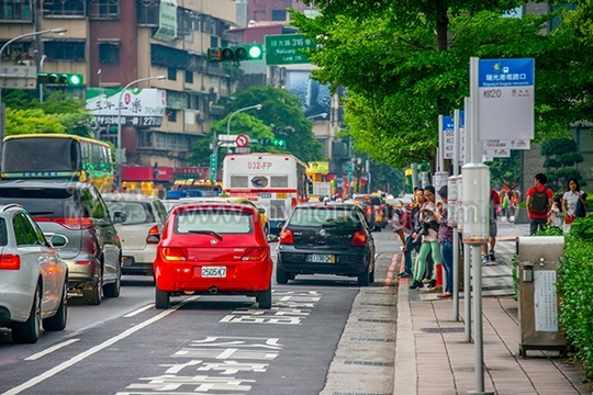 內科塞車問題　交通局：避開尖峰時間