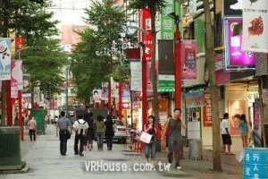 黃金店面3關鍵：人潮、百貨、景點