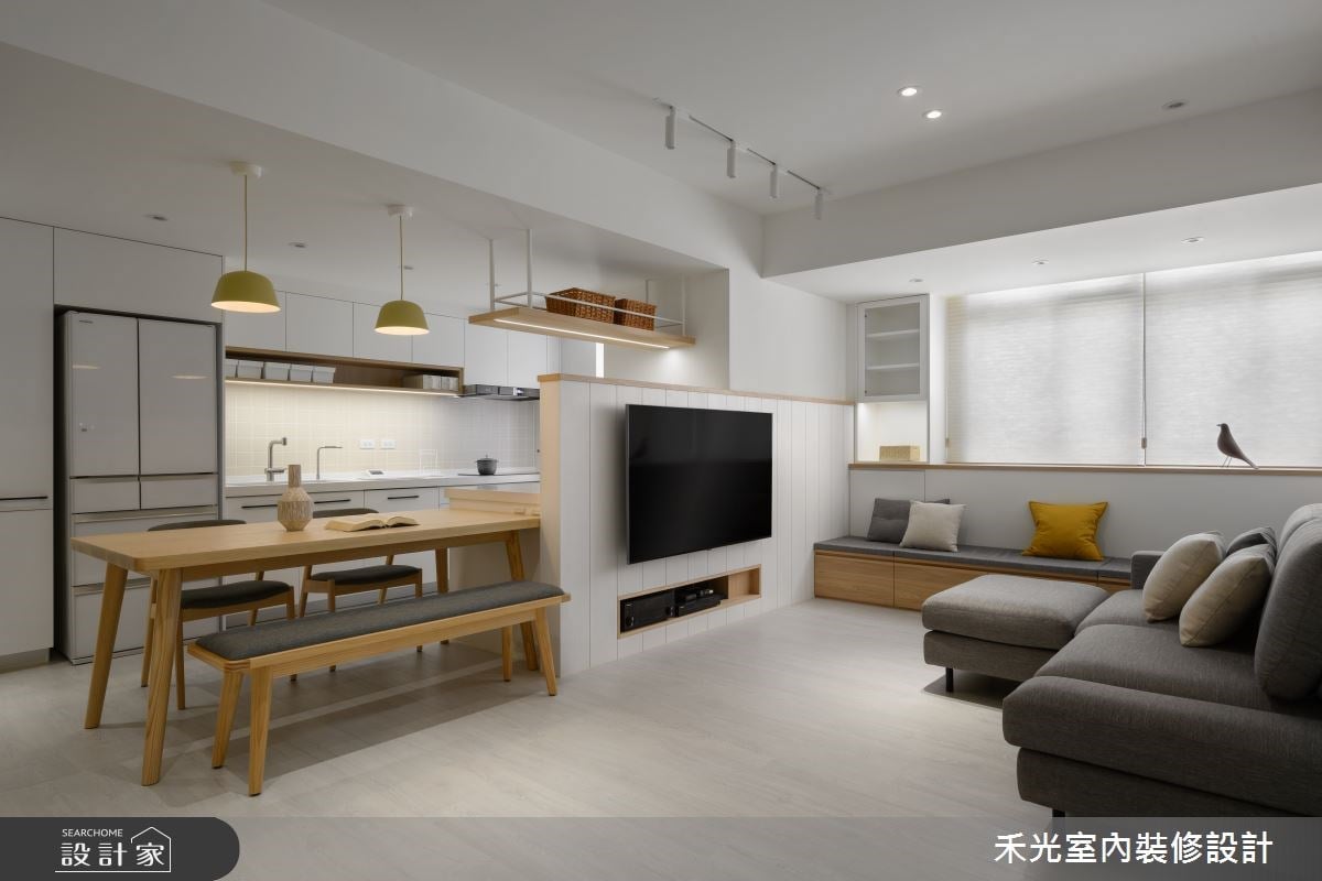 以純粹簡約風點亮老屋！加入半高電視牆，為23坪小宅增添絕佳的生活彈性