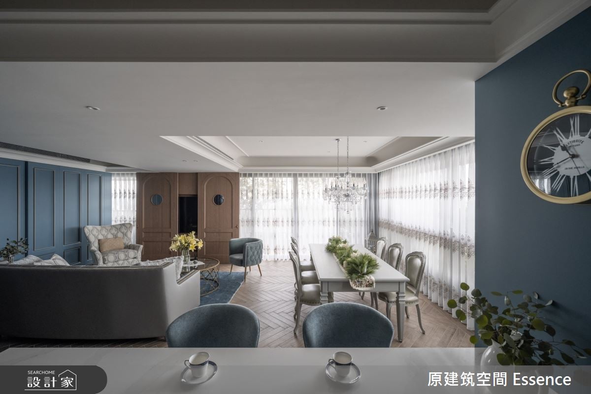 入住童話中的夢幻之家，以莫蘭迪藍為題、融歐洲街景返家就有穿越不同國...