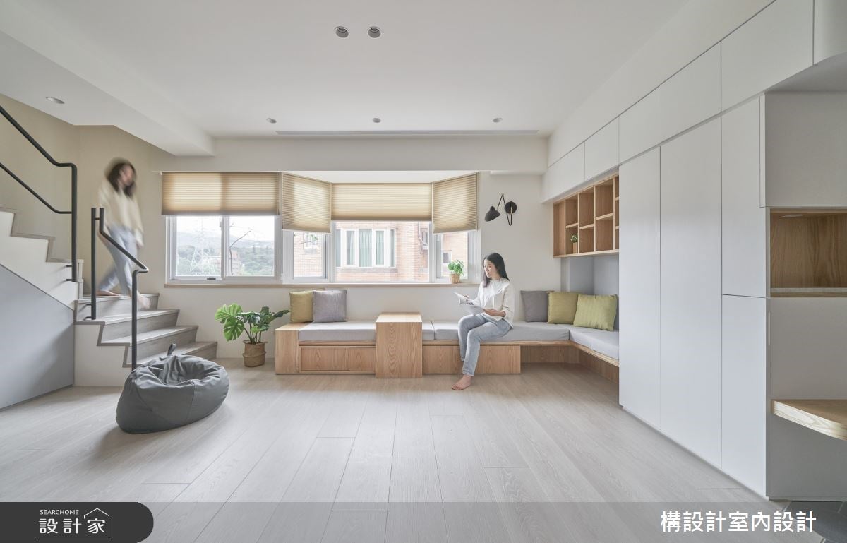 親子友善雙層公寓！以臥榻和投影創造彈性客廳，32 坪北歐風複層設計將生...