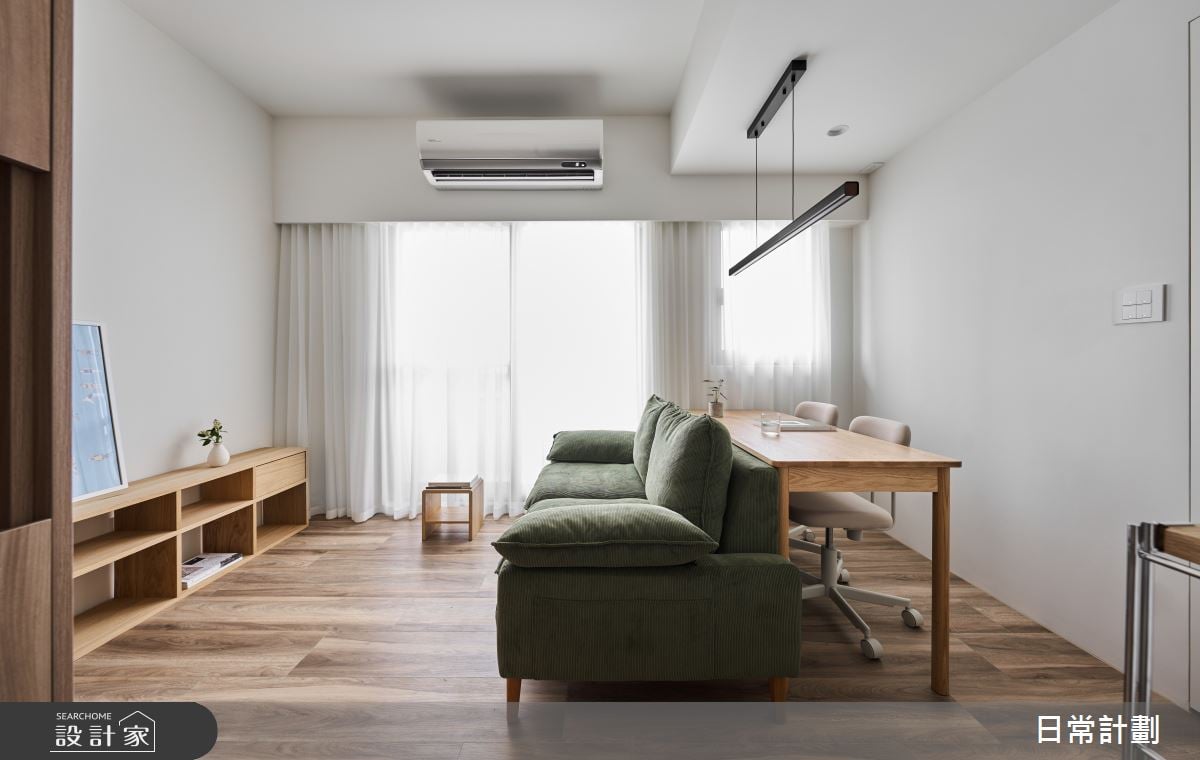 10坪小宅設計這樣做更好用！日系無印木質感客廳、書房與寬敞臥室